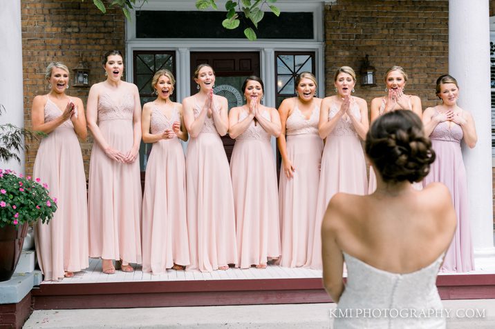 brides seeing the bride for the first time