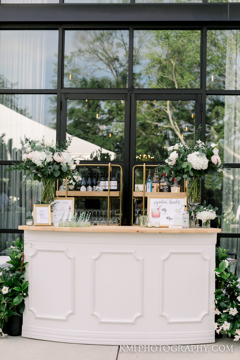 outdoor bar at Wrightsville manor